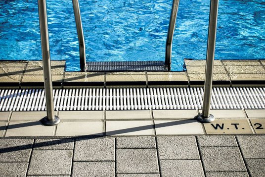 pool at The Clara Apartments located in Clarkston, GA